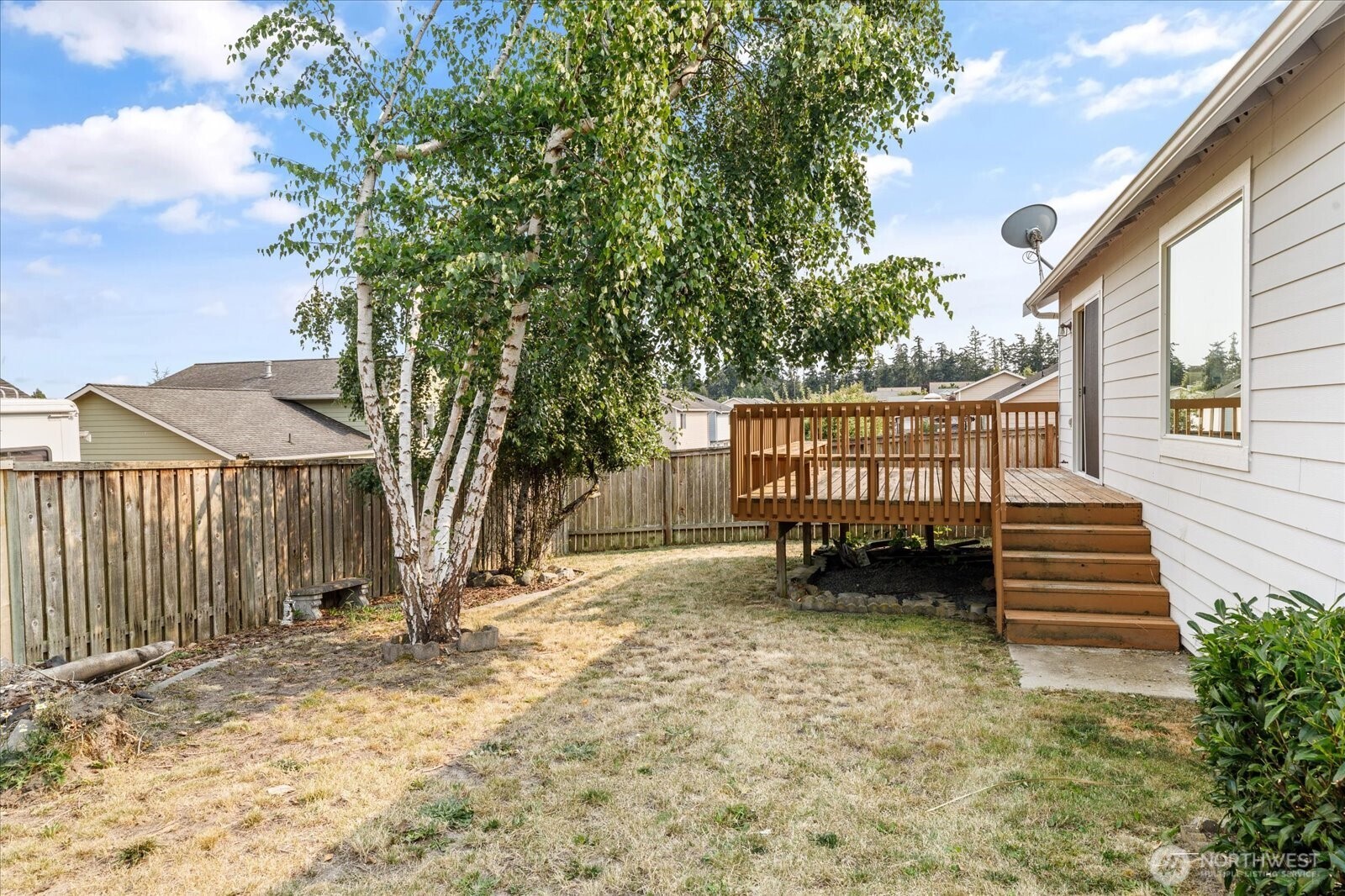 1667 Nw Almond Loop Property Photo 30