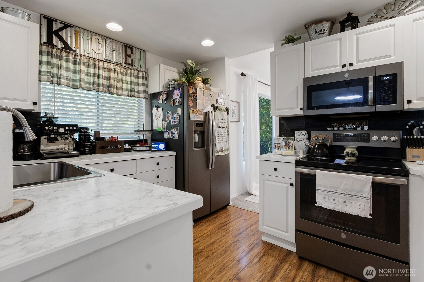 6410 86th Street Ct Property Photo 9