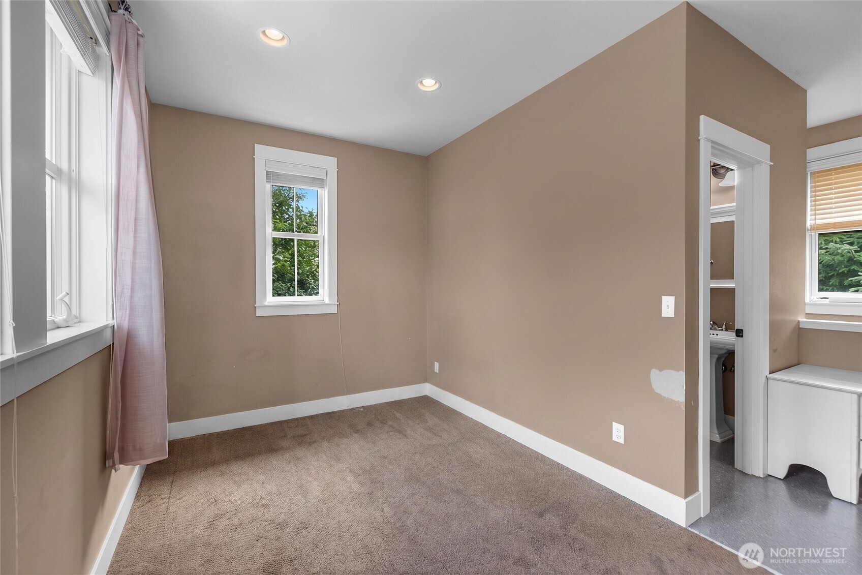 229 Compass Street Property Photo 28