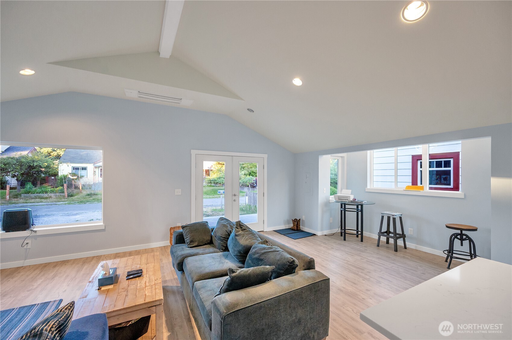 3011 Elm Street Property Photo 4