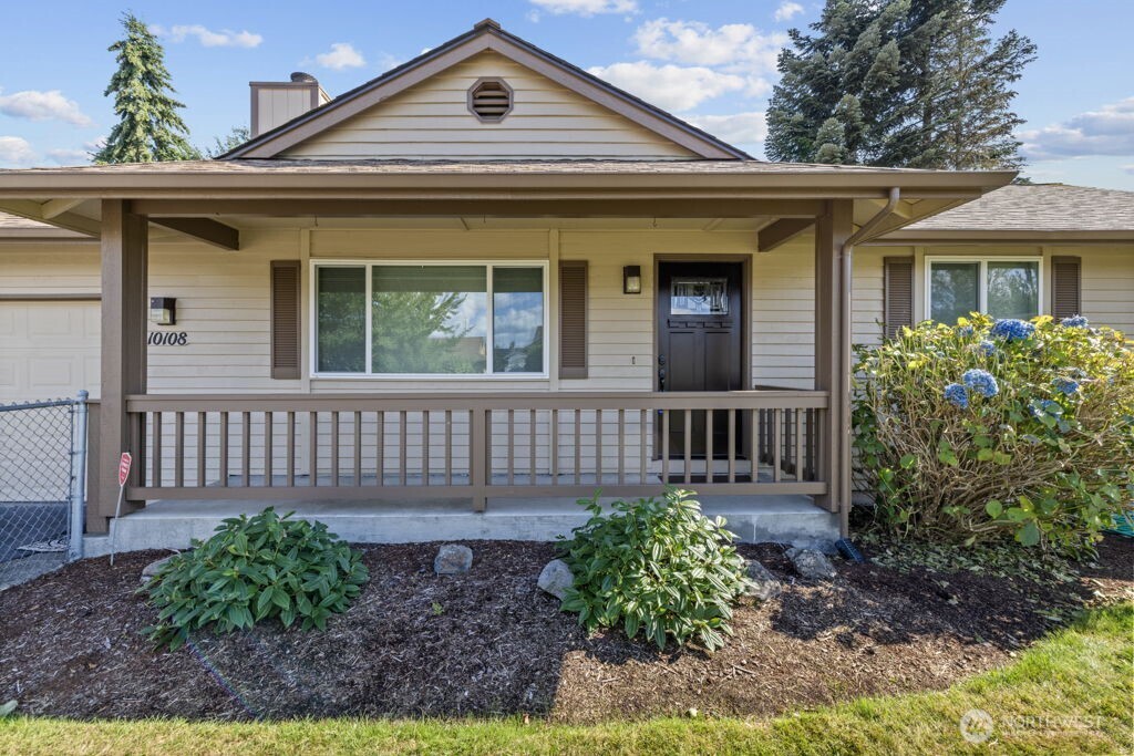 10108 3rd Place Property Photo 3
