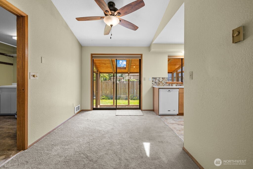 10108 3rd Place Property Photo 7