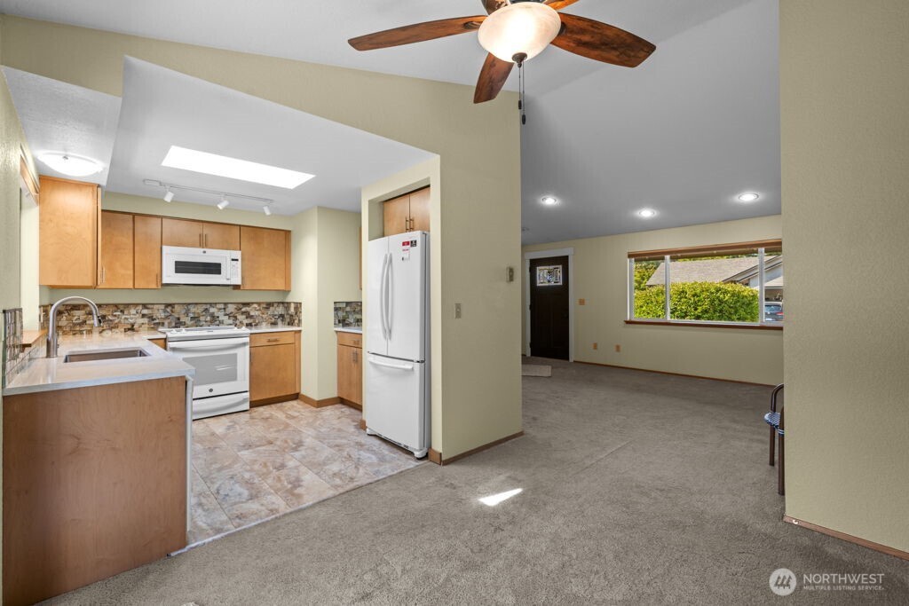 10108 3rd Place Property Photo 8