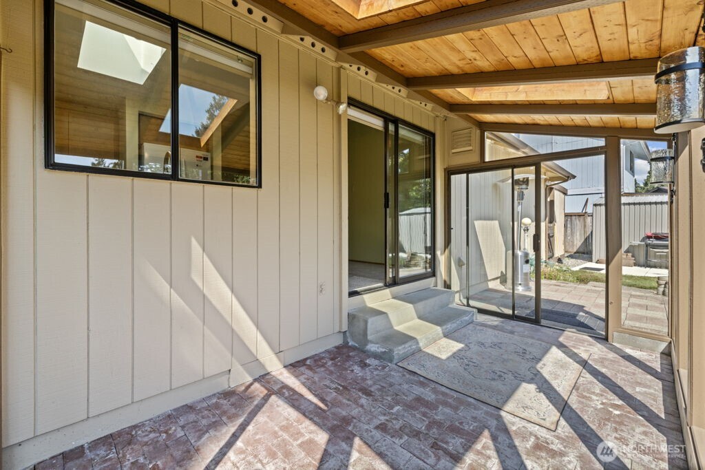 10108 3rd Place Property Photo 14