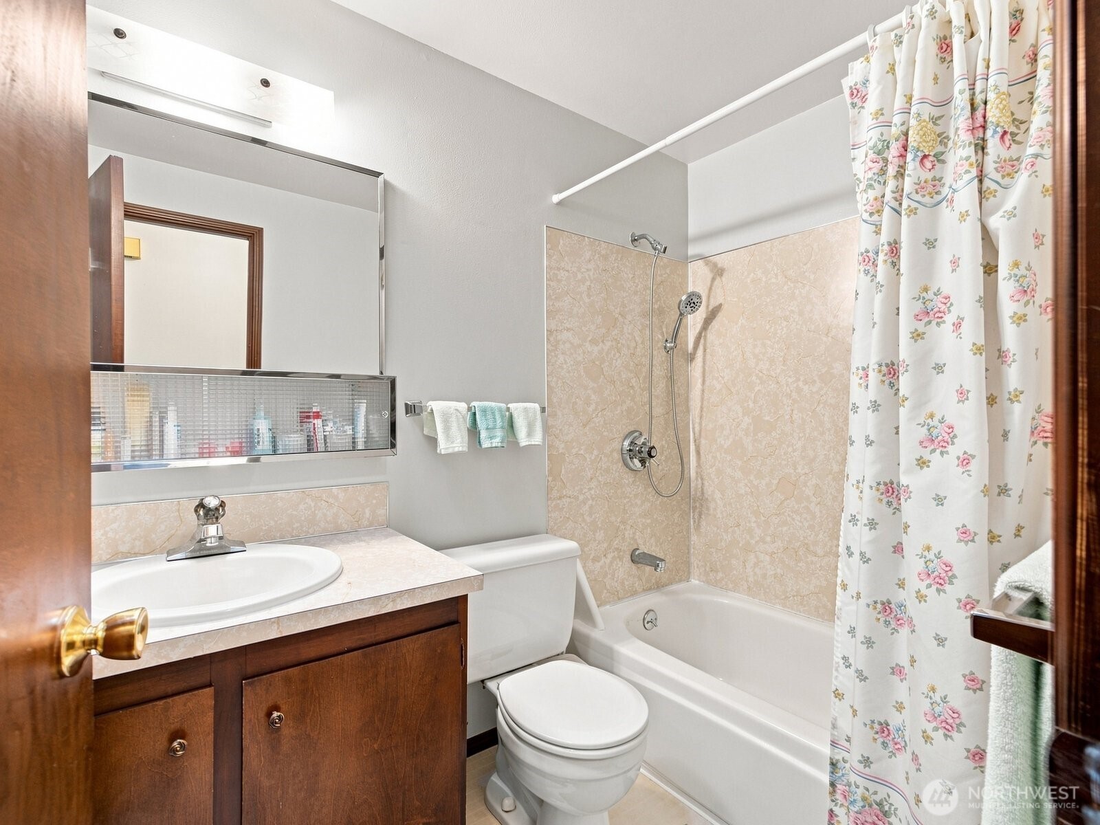 1839 N 185th Street Property Photo 7