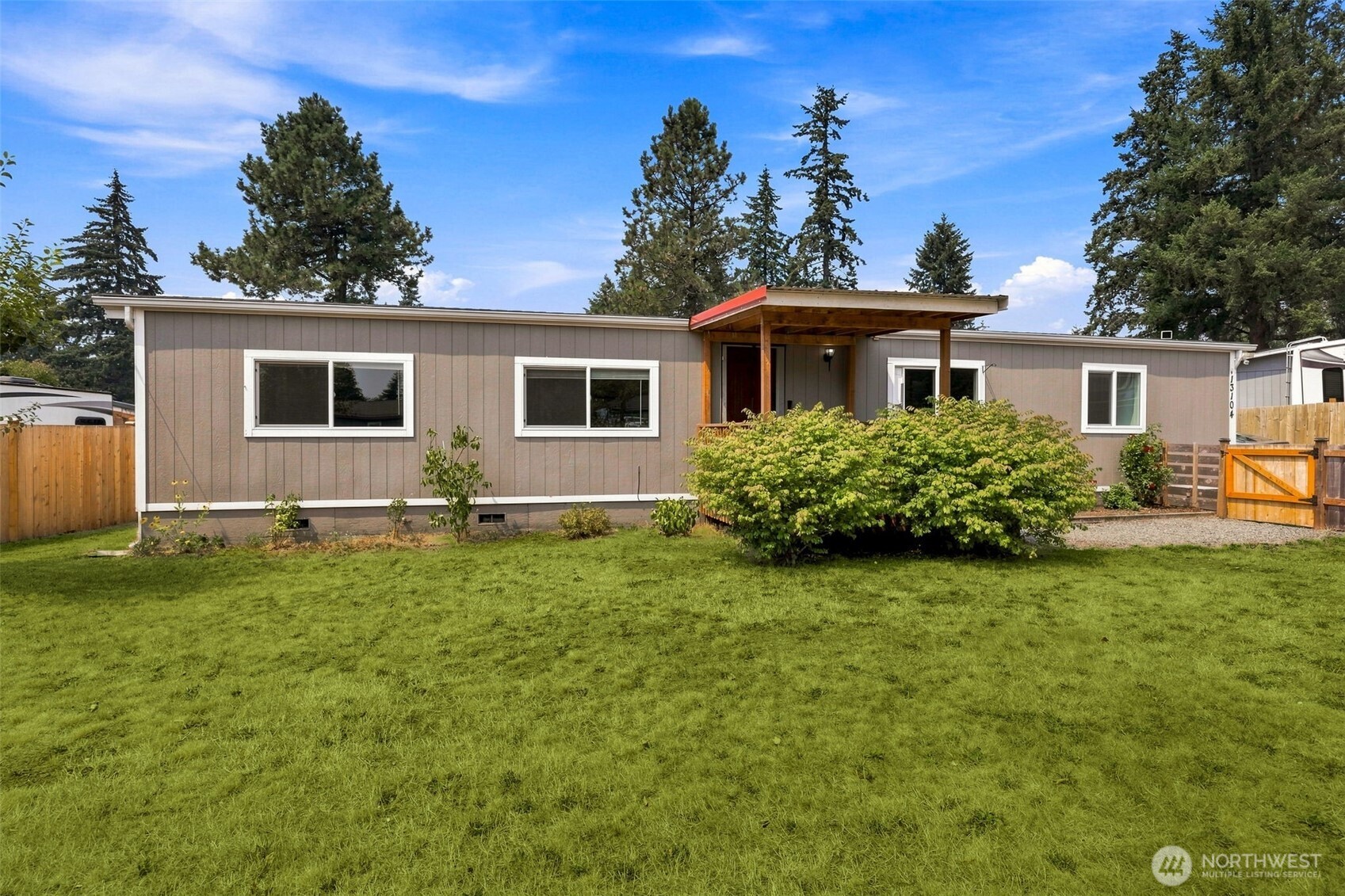 13104 Ridge Circle Property Photo 1