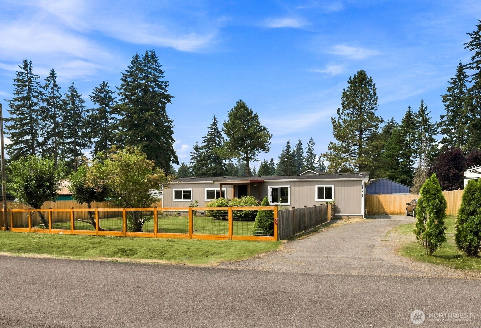 13104 Ridge Circle Property Photo 1