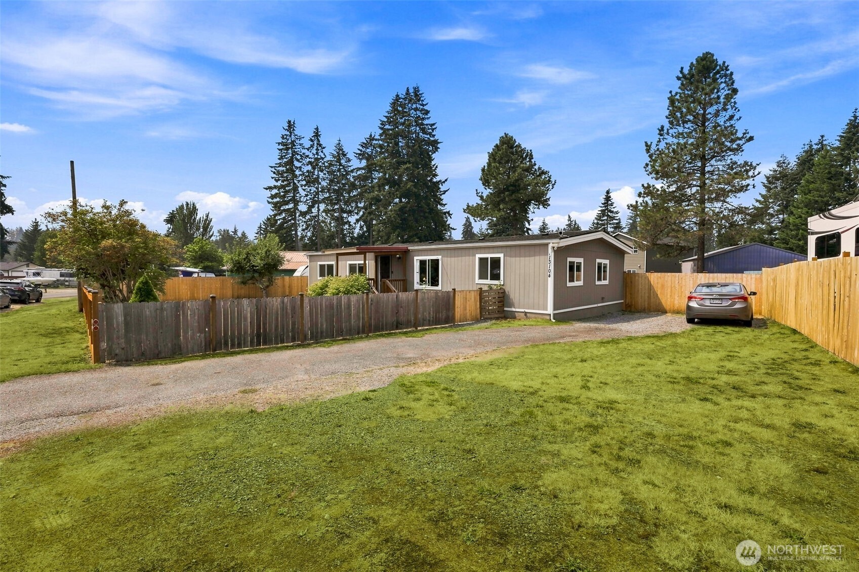 13104 Ridge Circle Property Photo 3