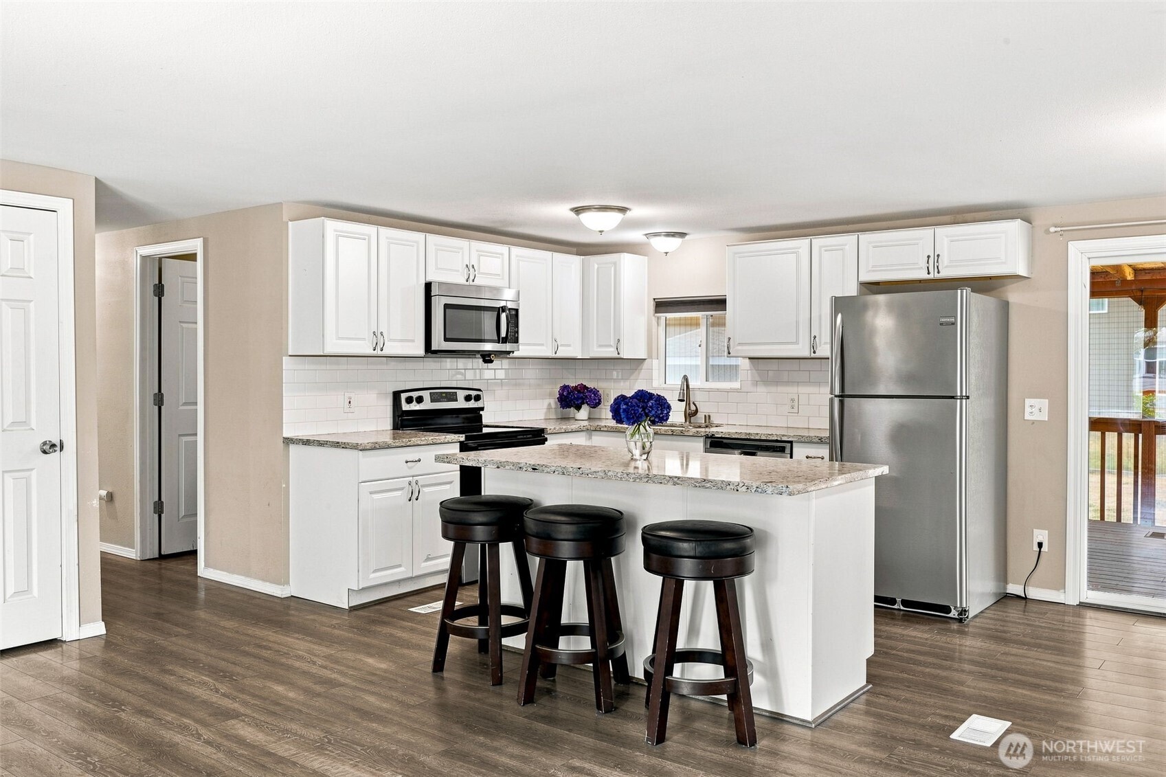 13104 Ridge Circle Property Photo 9