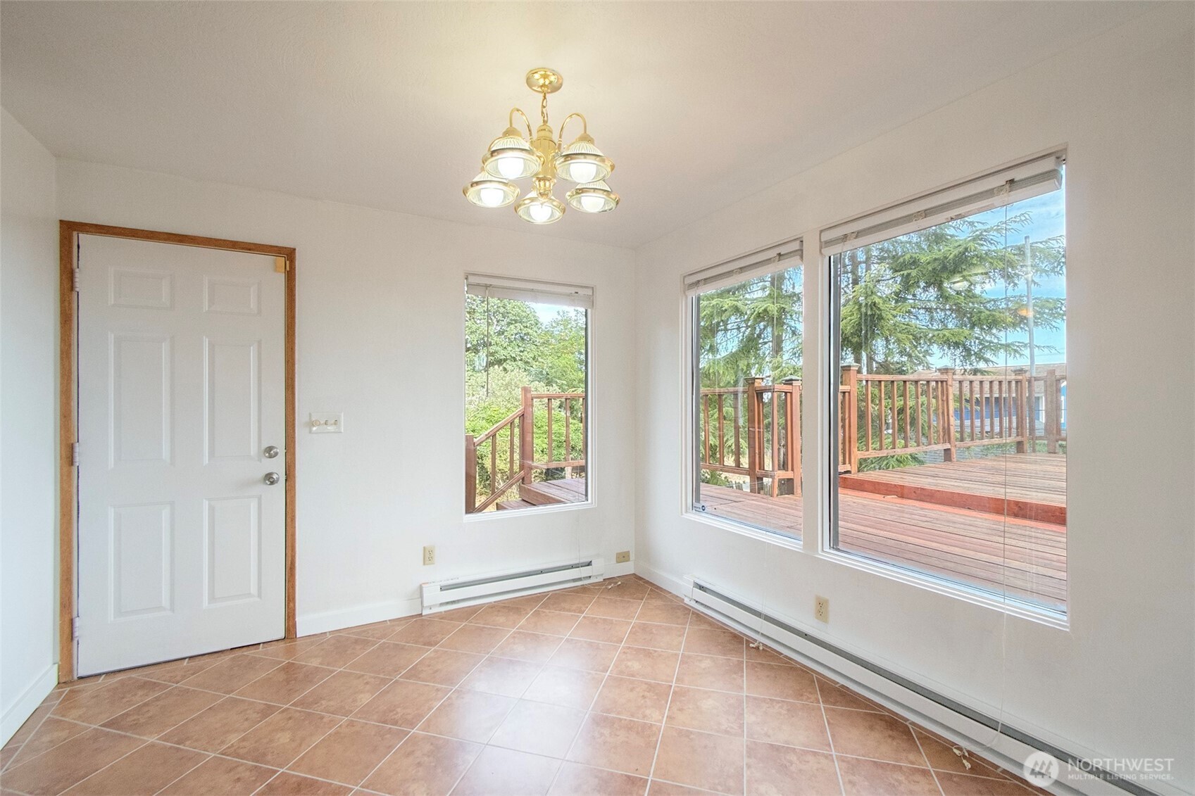 2610 S Washington Street Property Photo 7