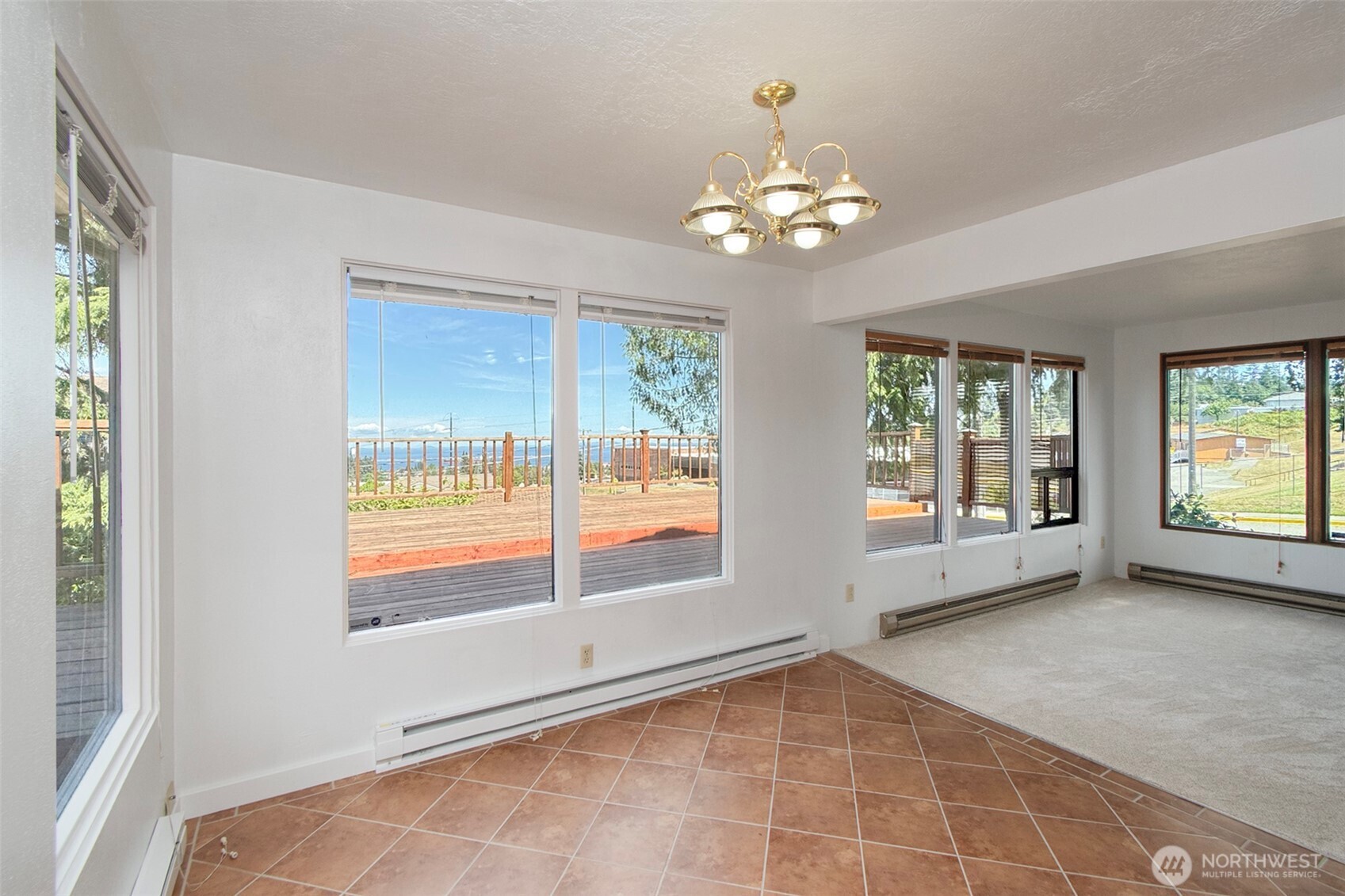 2610 S Washington Street Property Photo 8
