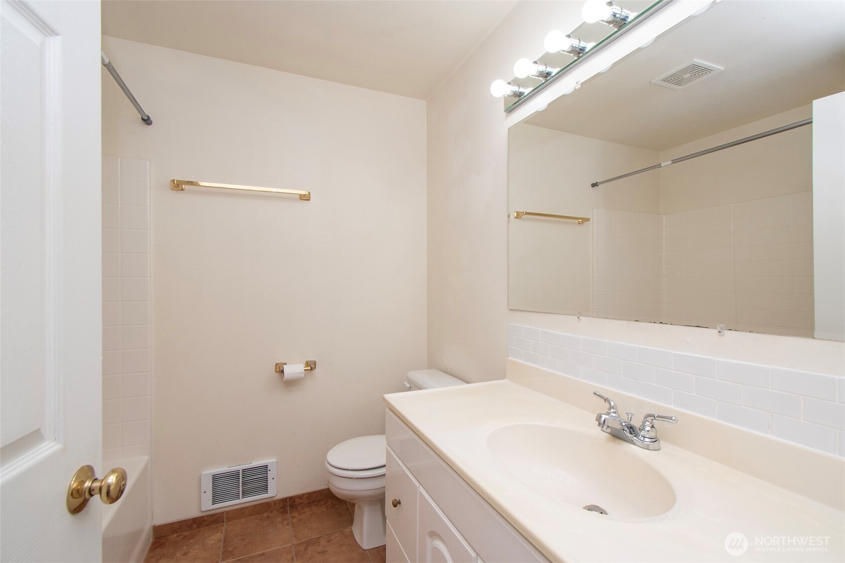 2610 S Washington Street Property Photo 18
