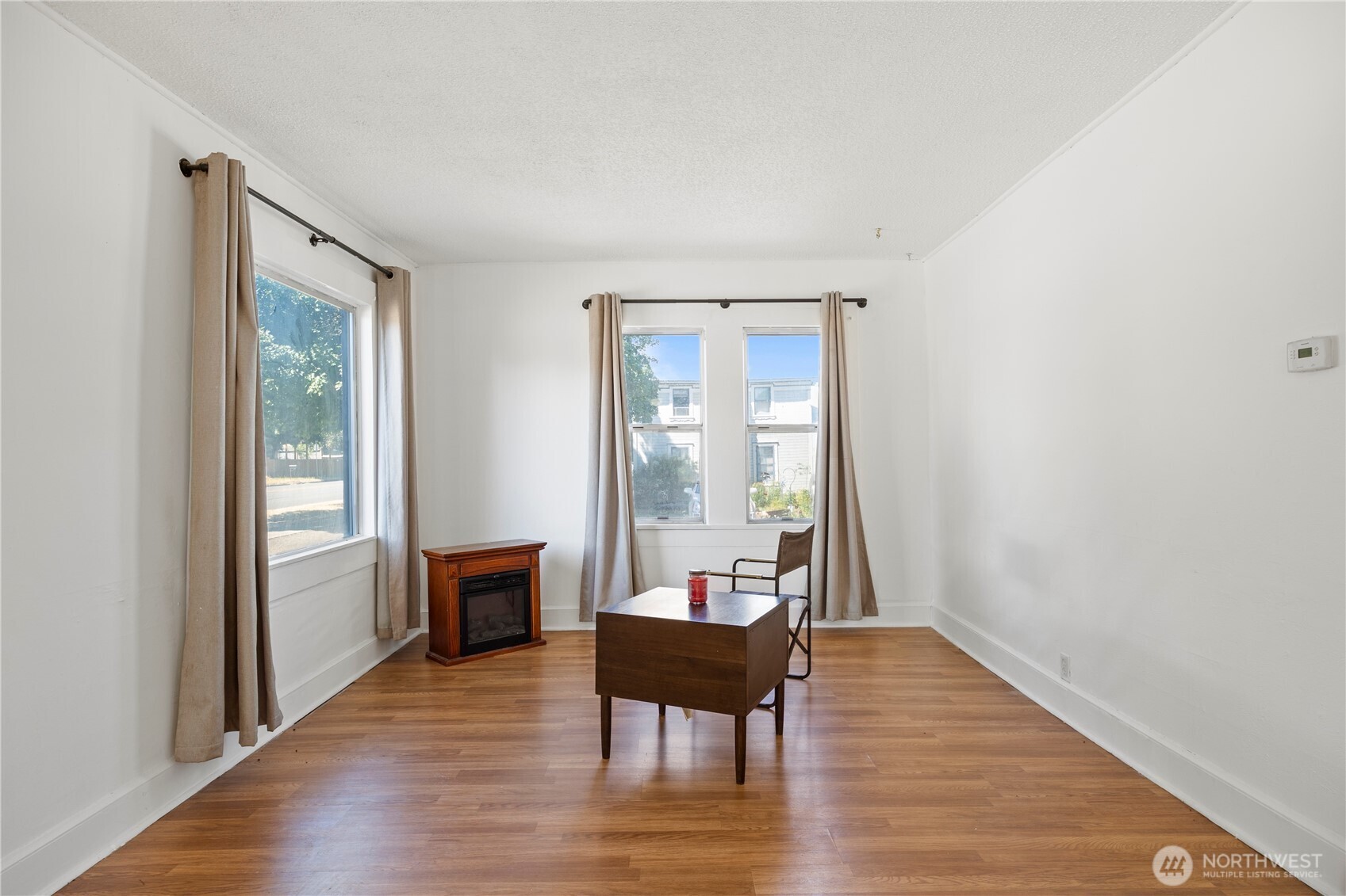 135 E Broadway Street Property Photo 6