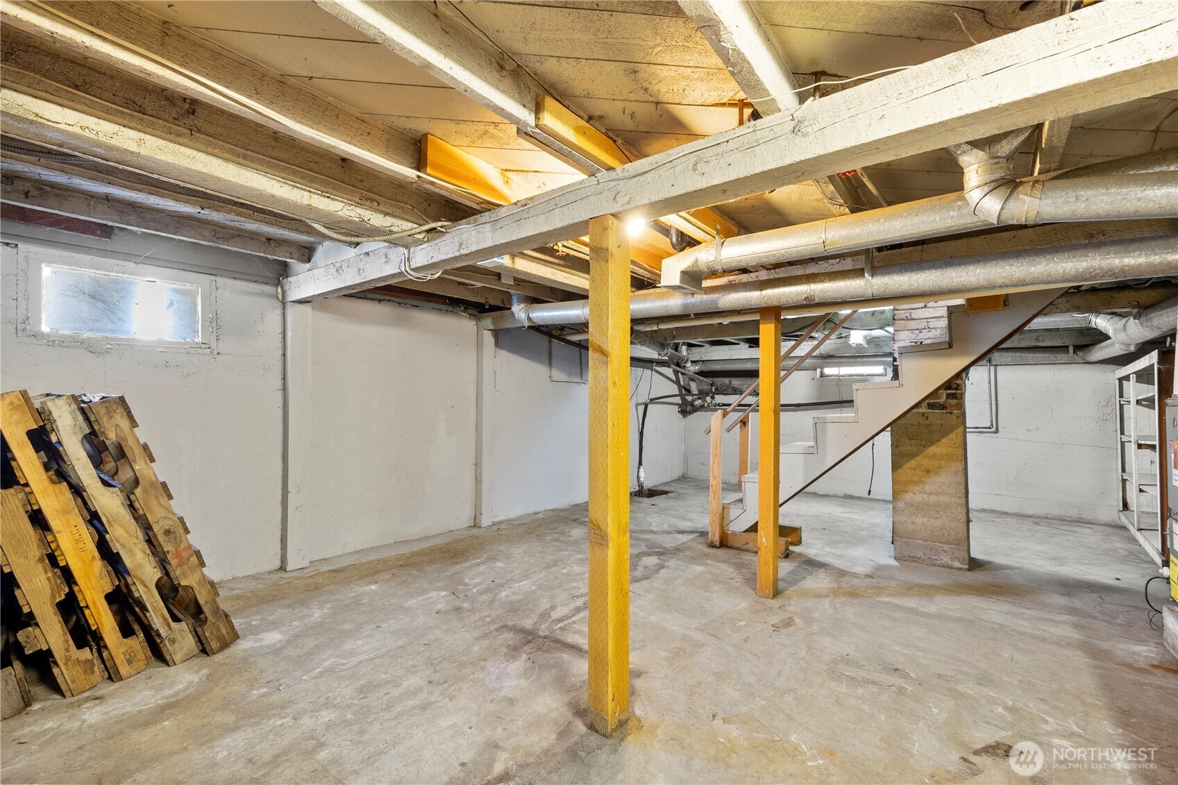 135 E Broadway Street Property Photo 22