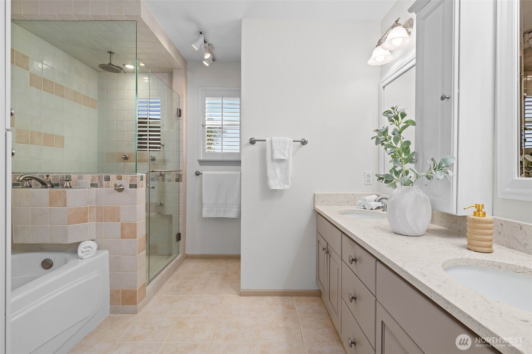 2396 S 280th Place Property Photo 19