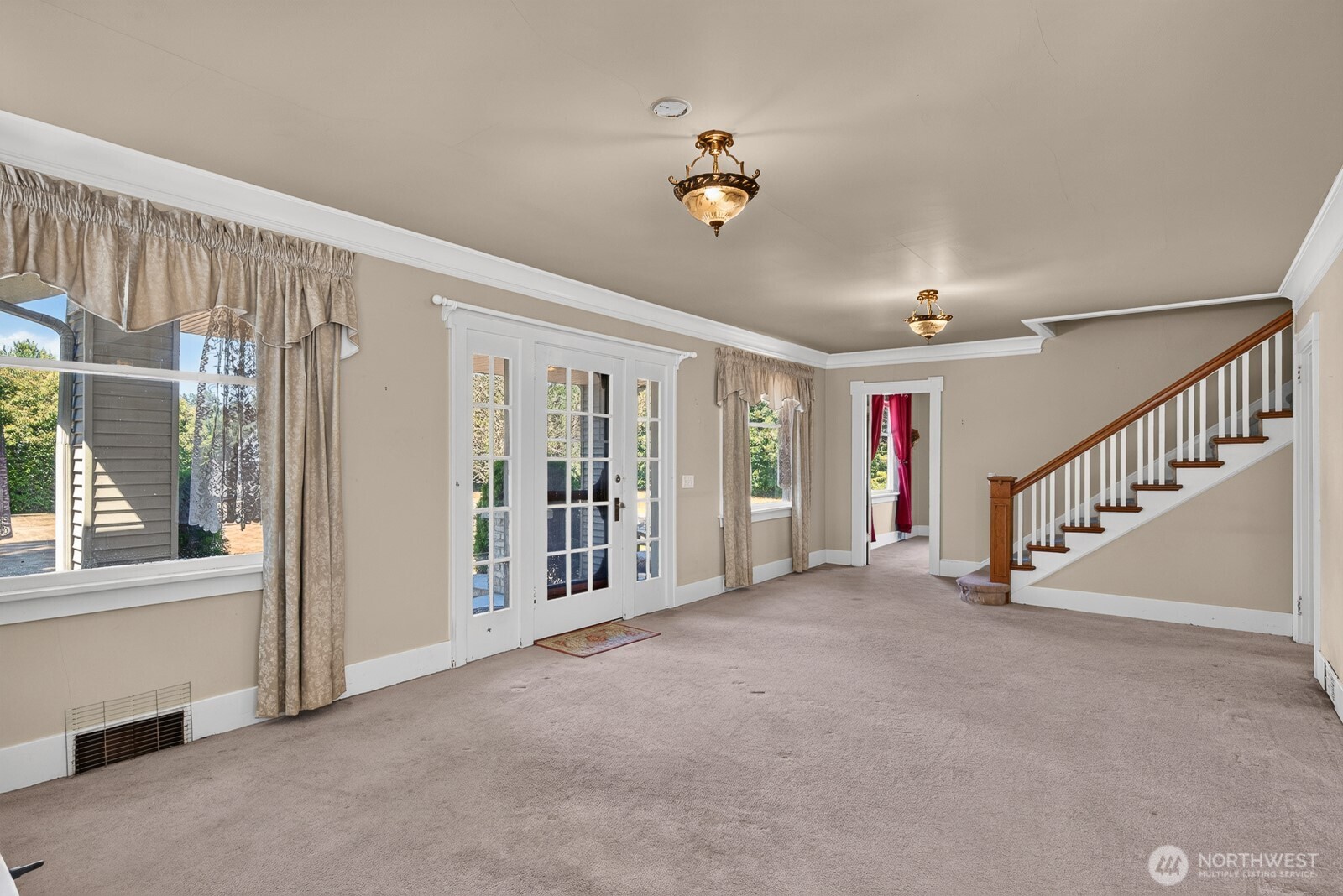 13701 51st Avenue Property Photo 9