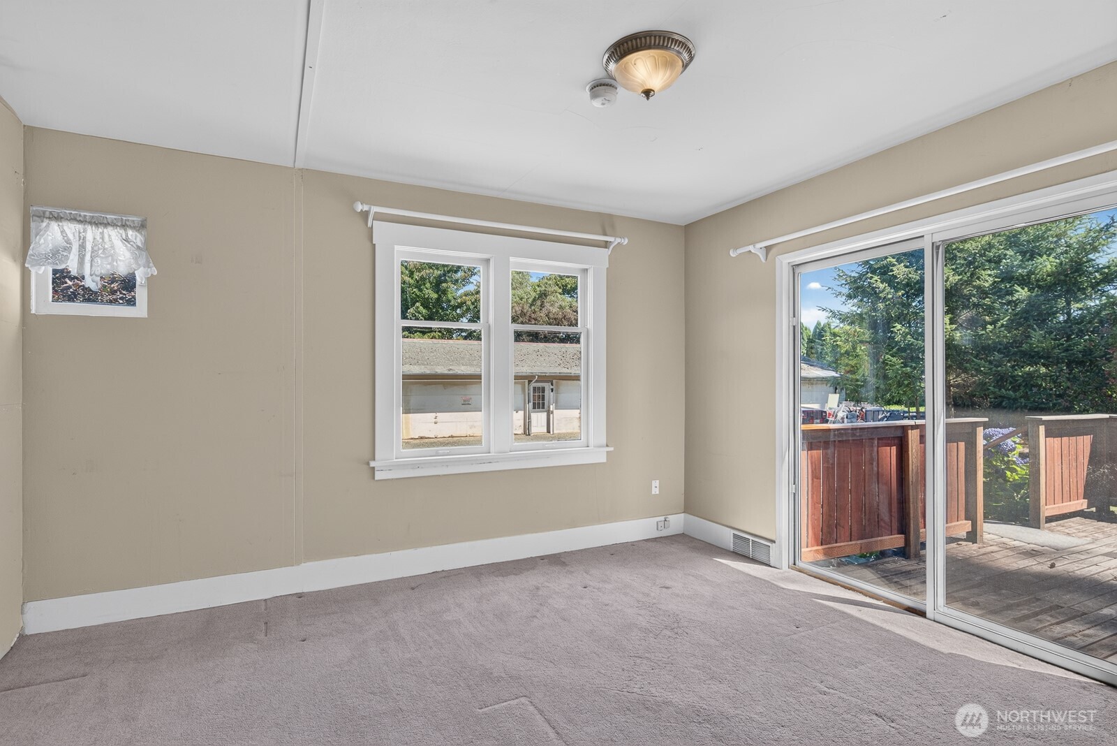 13701 51st Avenue Property Photo 17