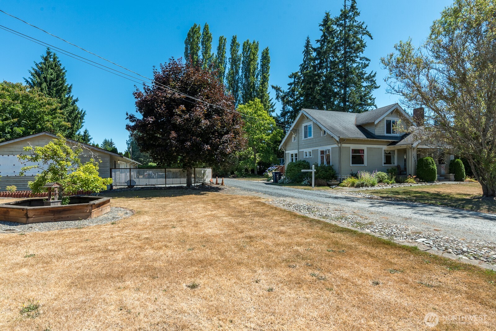 13701 51st Avenue Property Photo 33