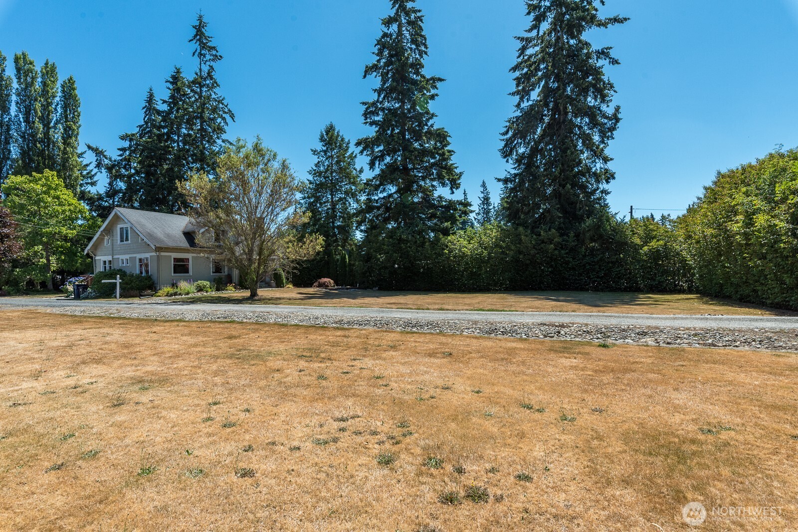13701 51st Avenue Property Photo 35