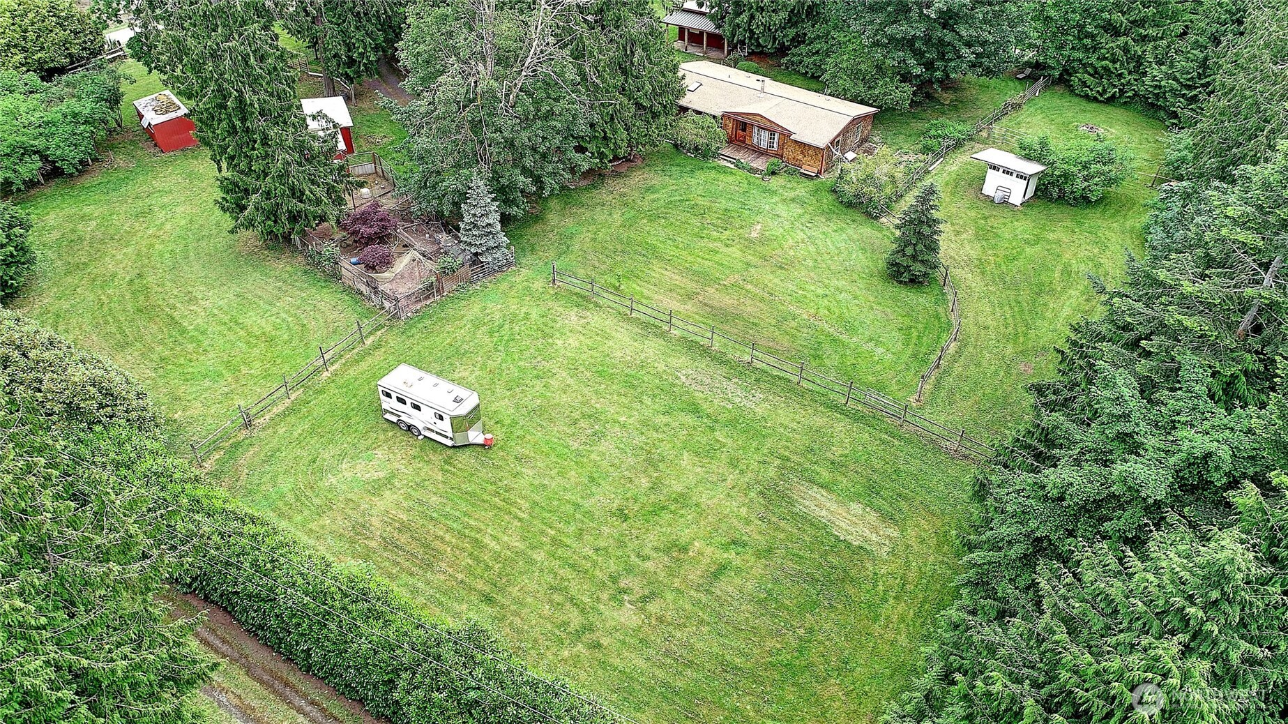 472 Iris Lane Property Photo 1