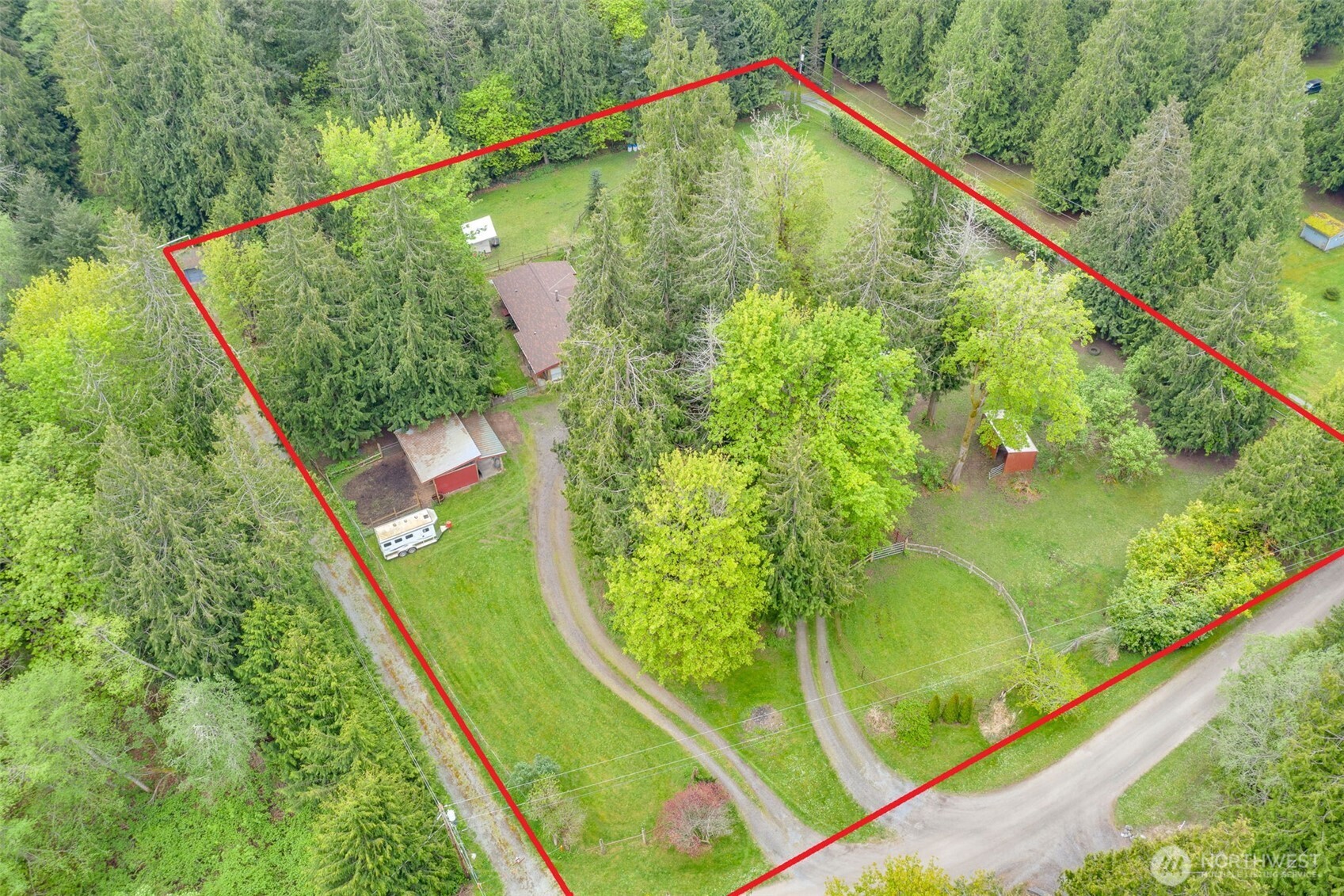 472 Iris Lane Property Photo 5