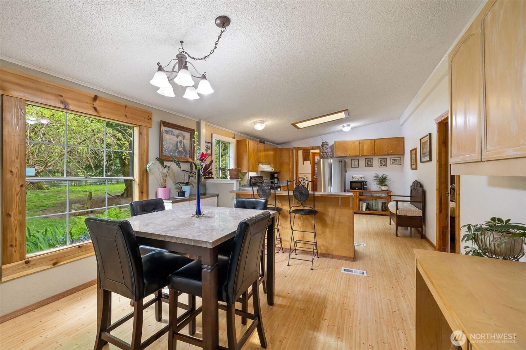 472 Iris Lane Property Photo 10