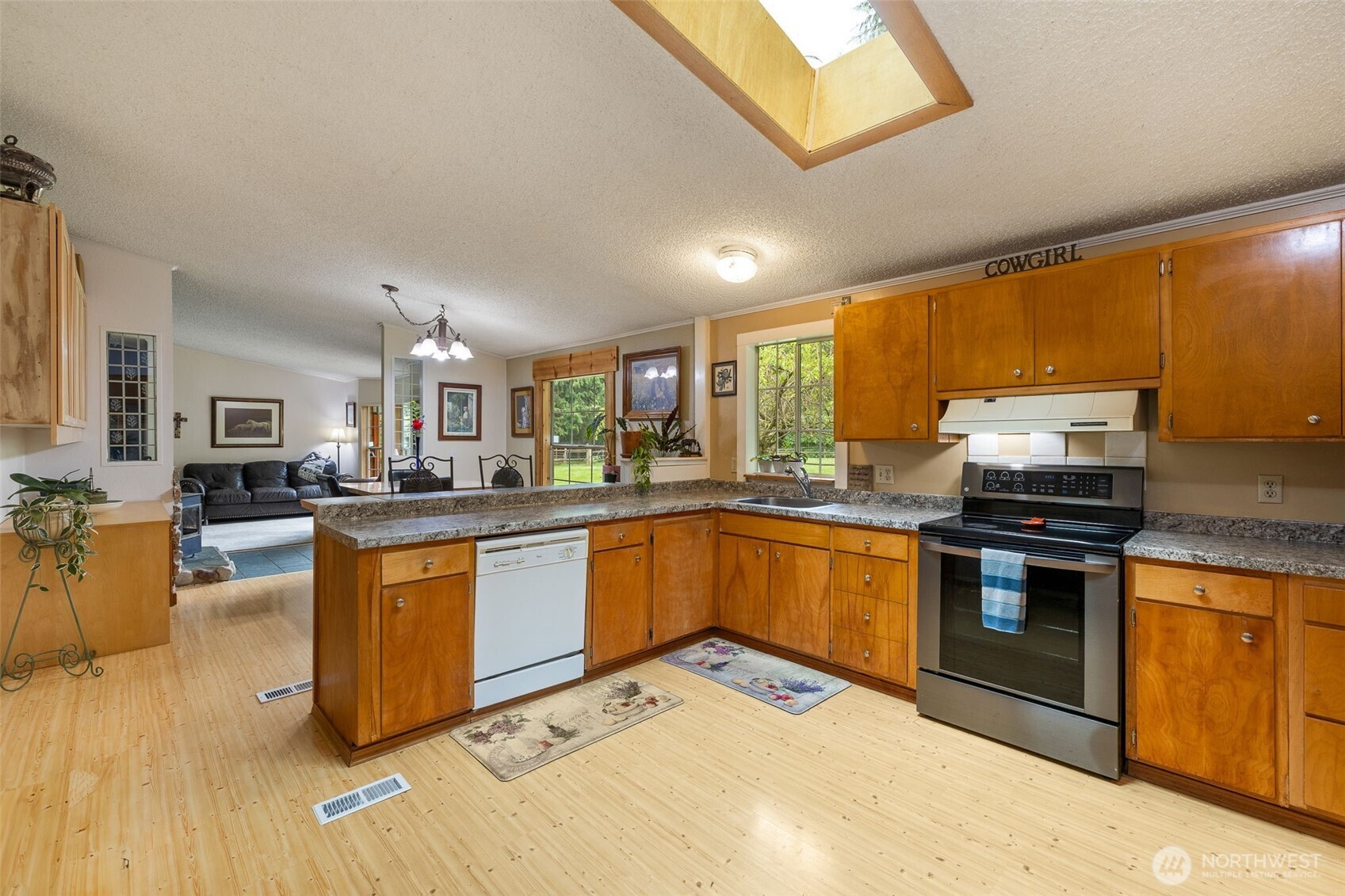 472 Iris Lane Property Photo 12