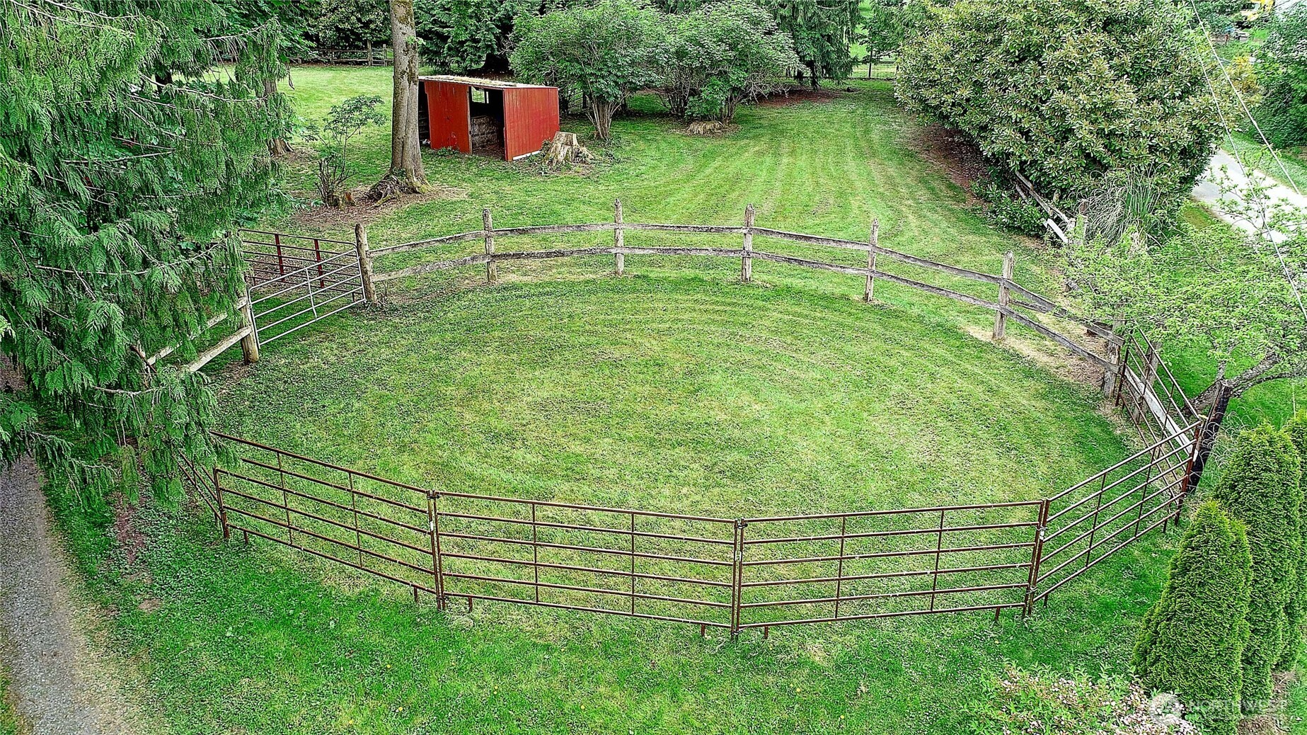 472 Iris Lane Property Photo 32