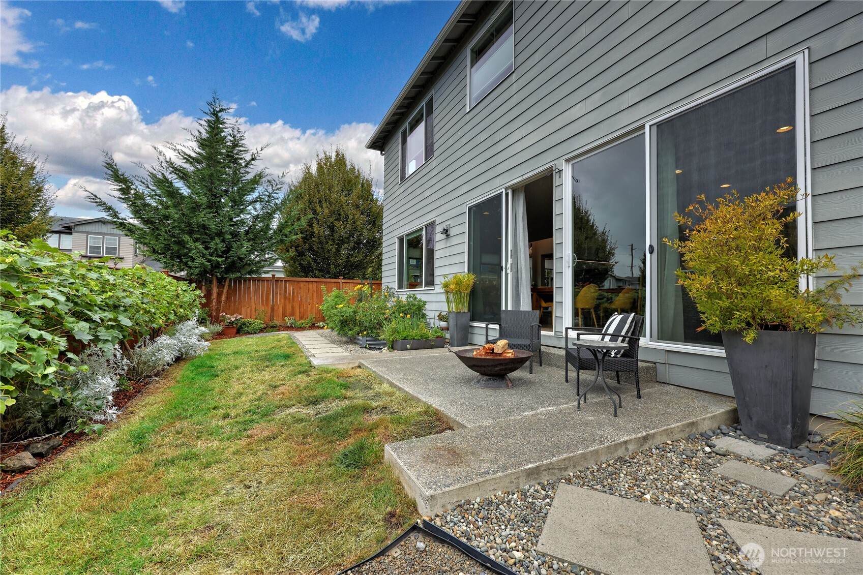 2413 Ne Redford Street Property Photo 16