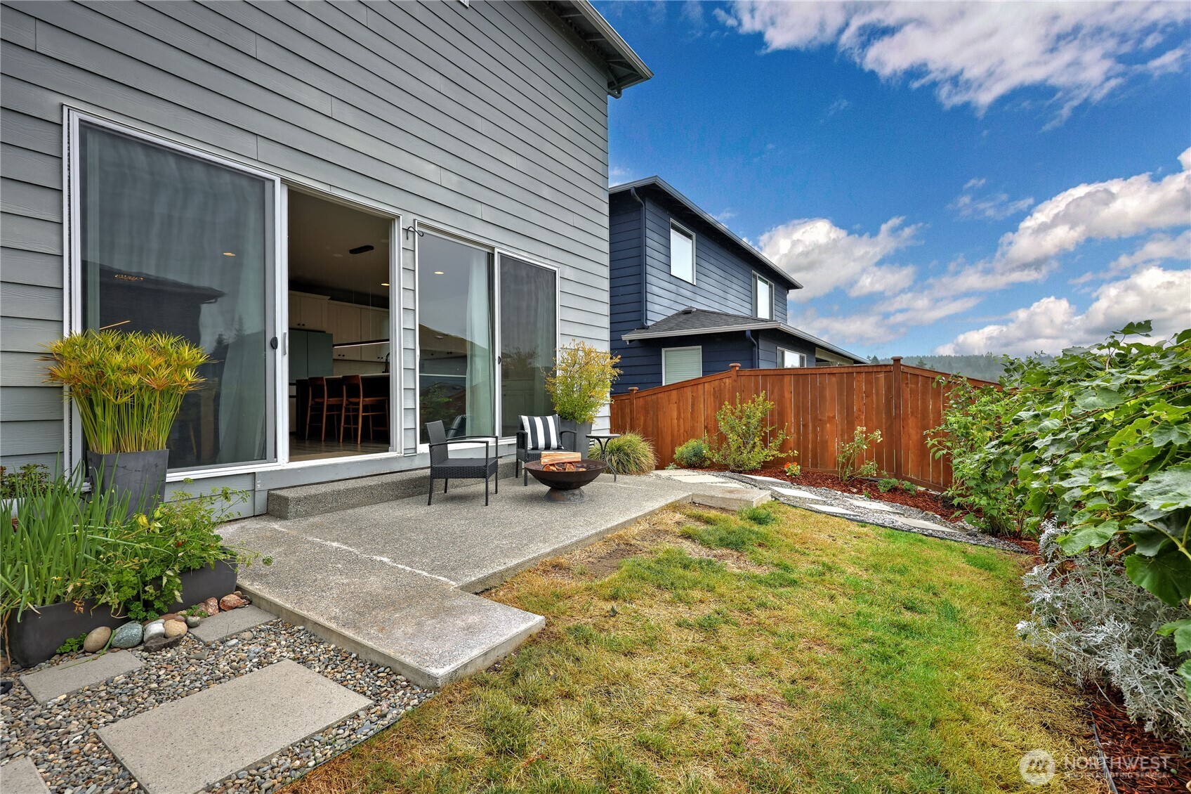 2413 Ne Redford Street Property Photo 18
