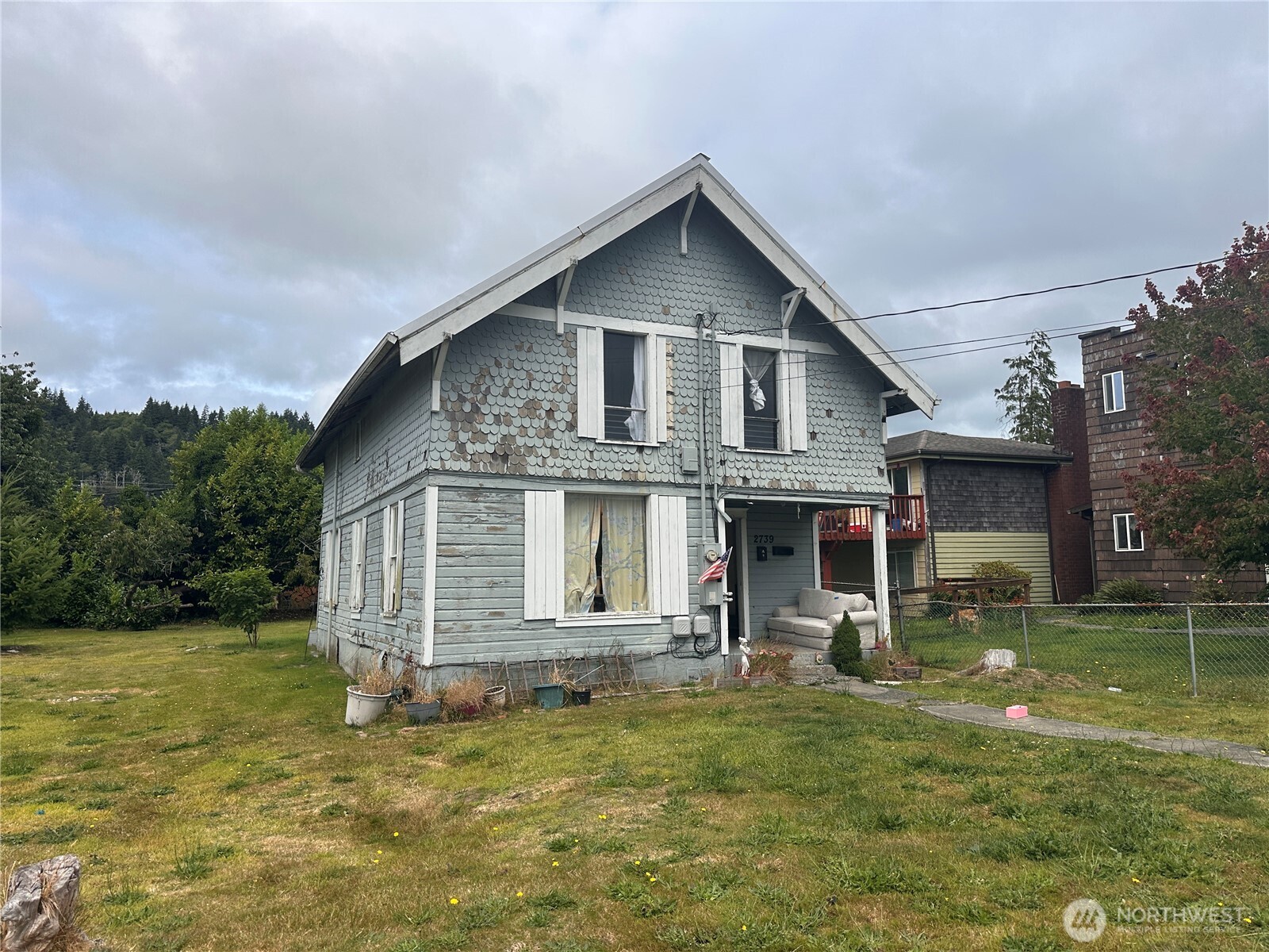 2739 Pacific Avenue Property Photo 1
