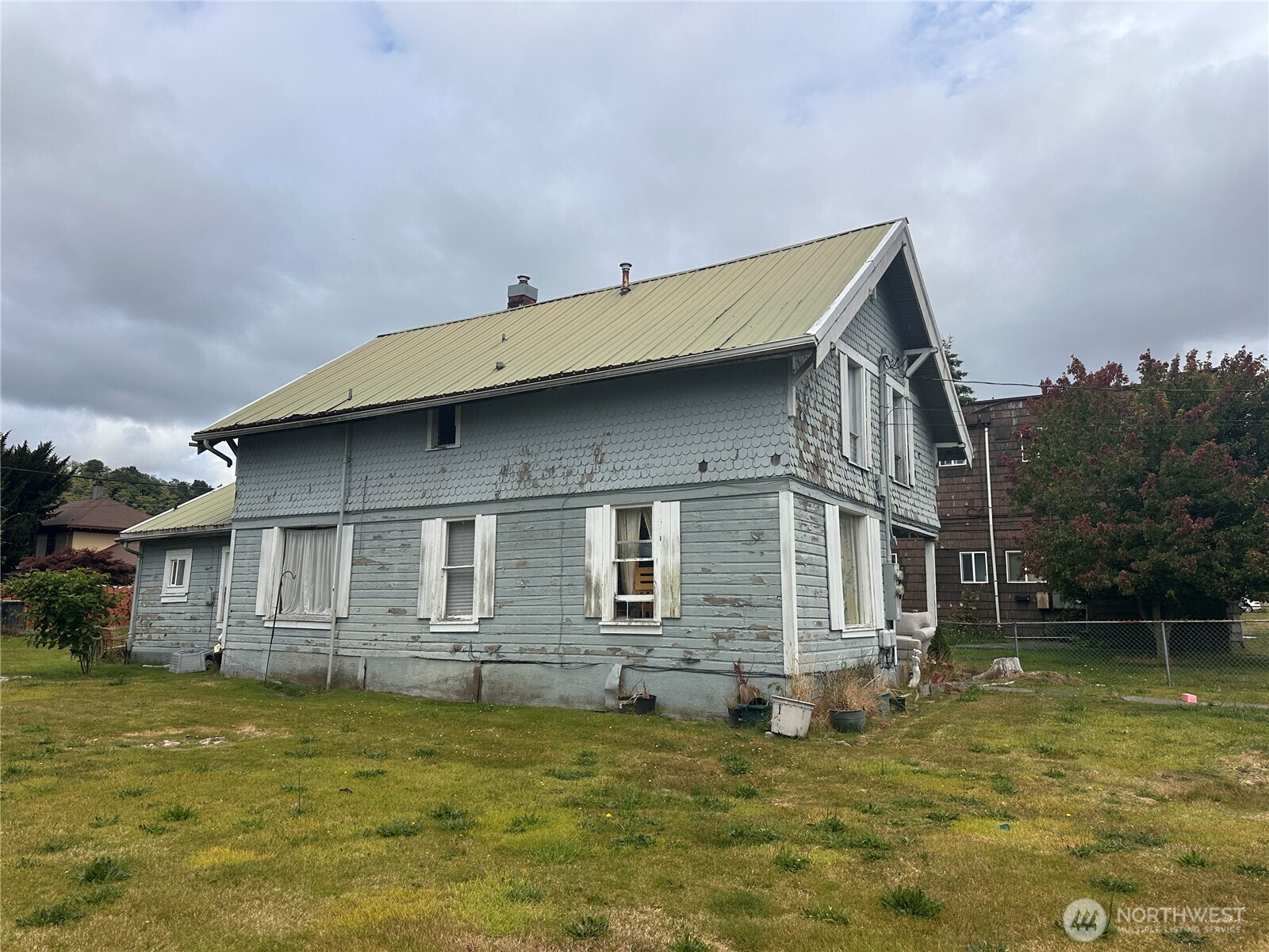 2739 Pacific Avenue Property Photo 3
