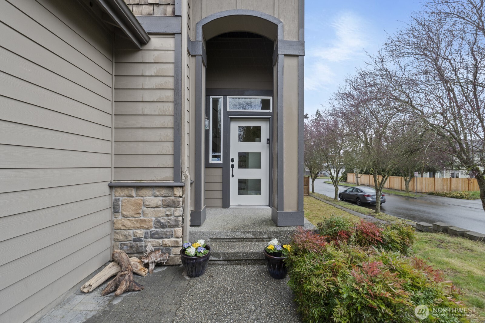 4233 154th Place Property Photo 2