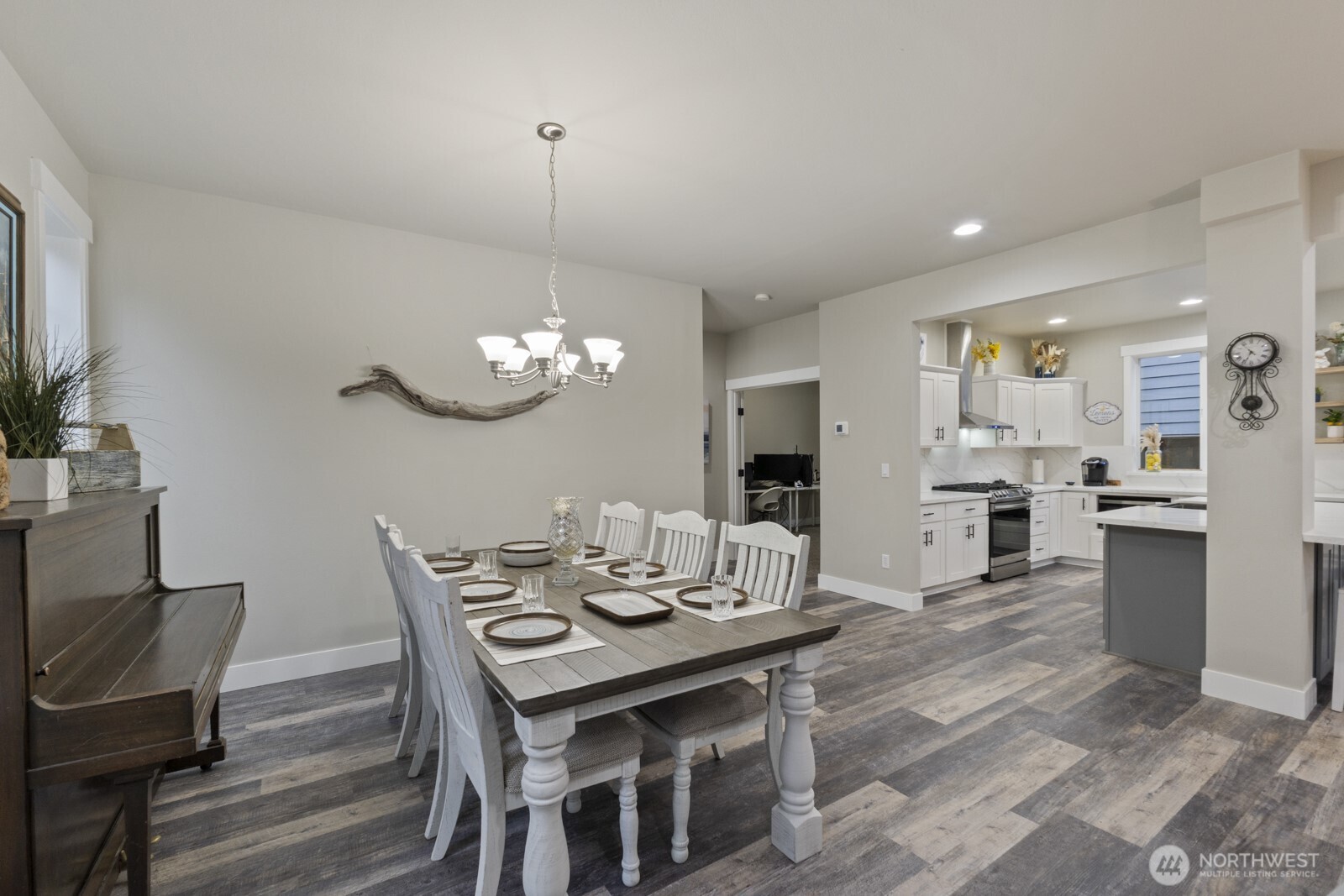 4233 154th Place Property Photo 15