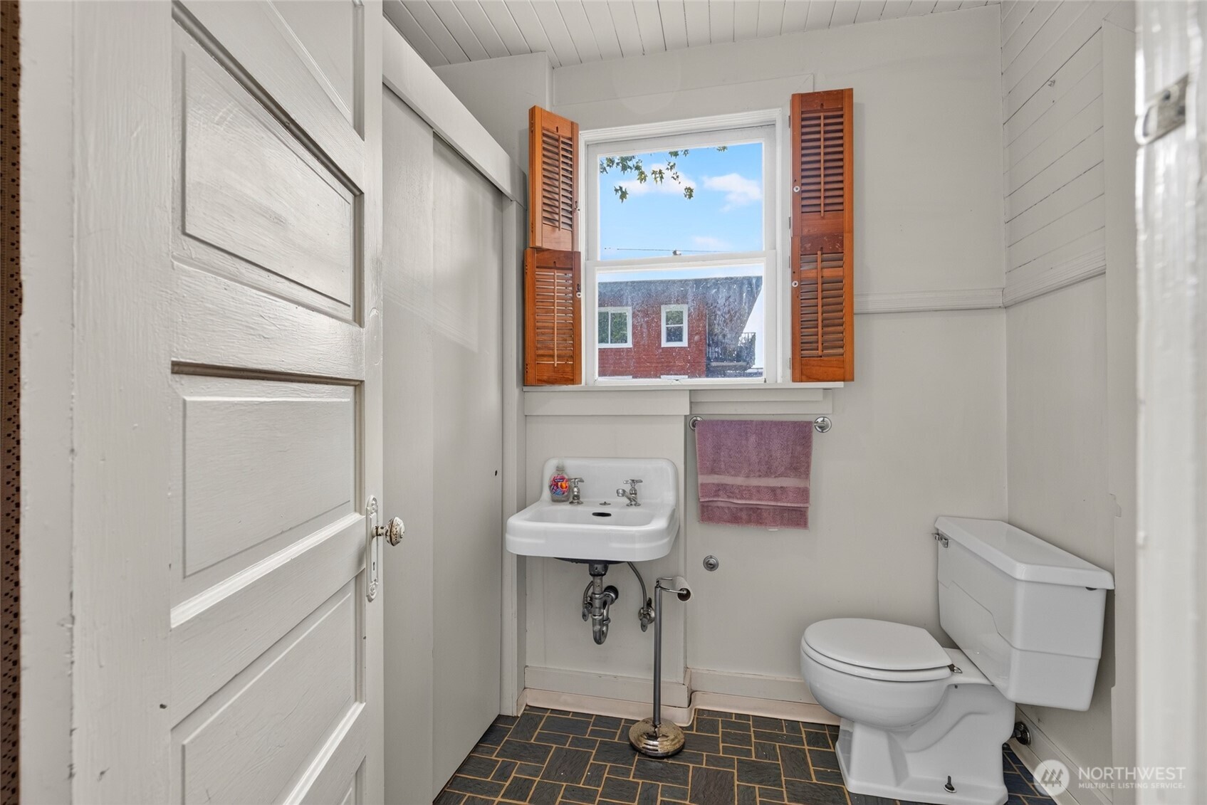 115 3rd Avenue Property Photo 27