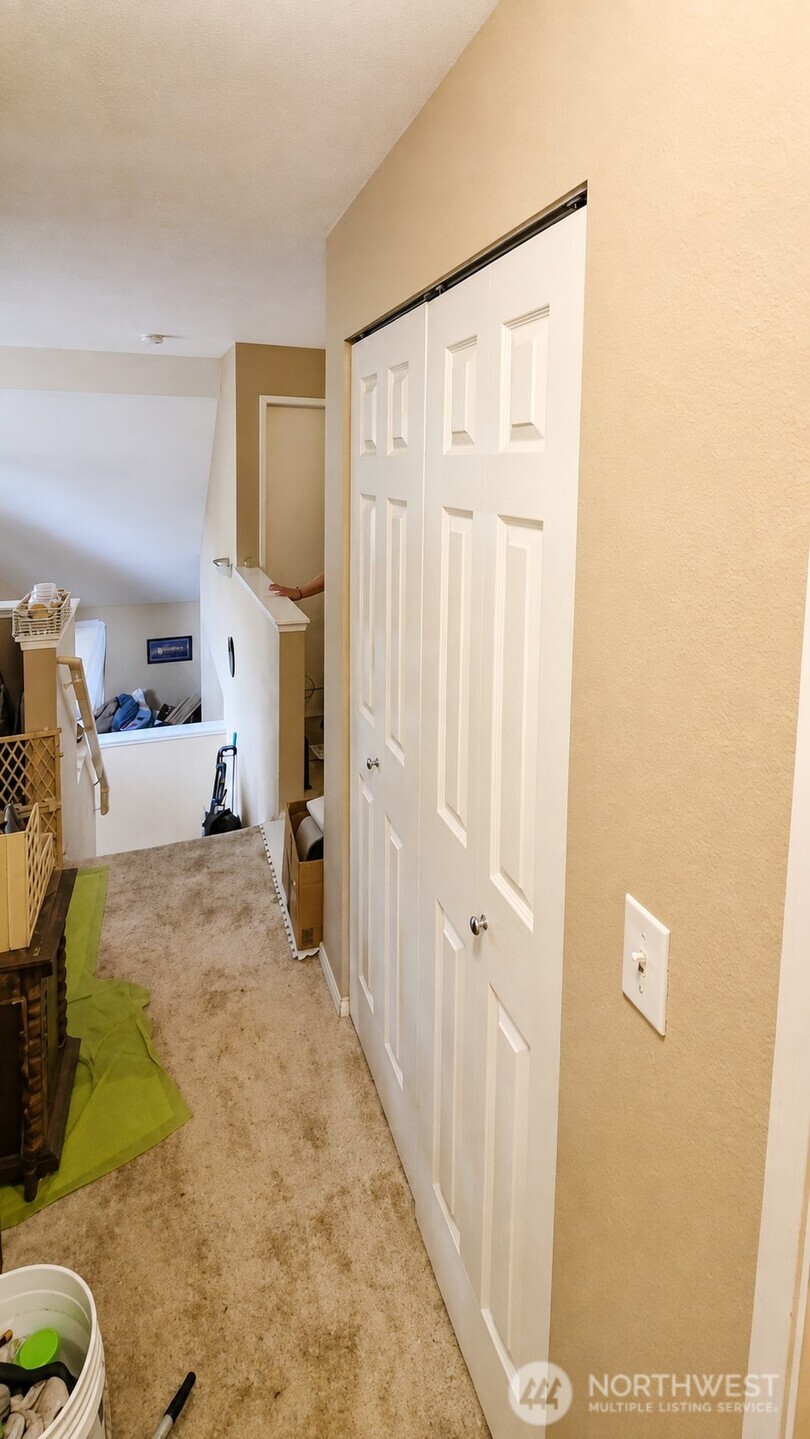 22 95th Drive Property Photo 6