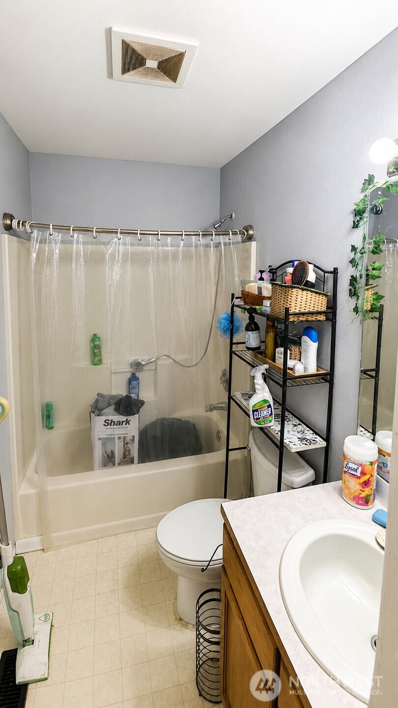 22 95th Drive Property Photo 8