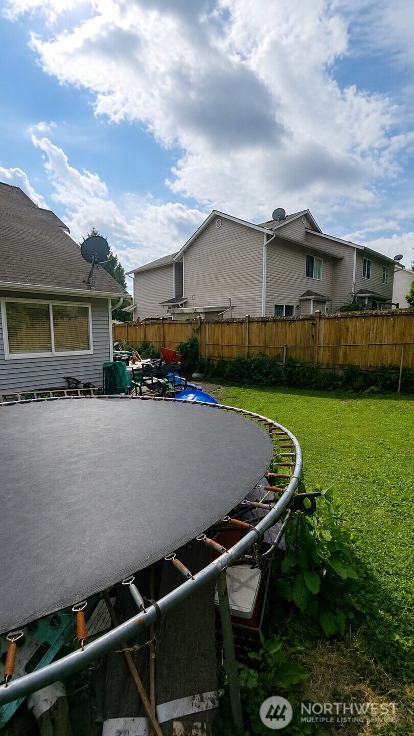 22 95th Drive Property Photo 15