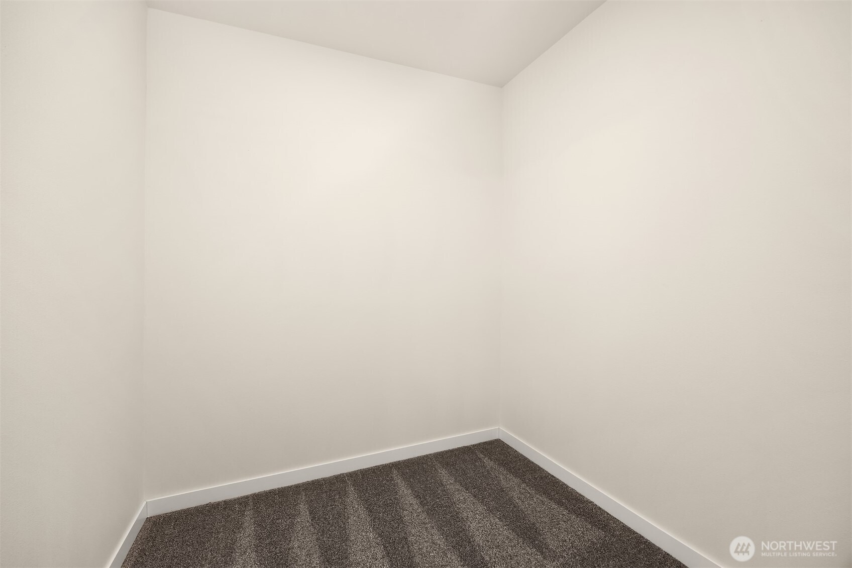 515 241st Lane W2 Property Photo 17
