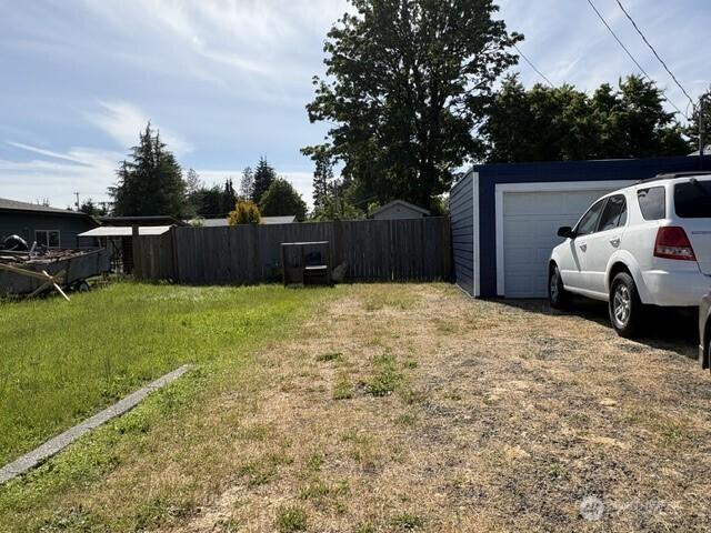 535 N 11th Property Photo 4