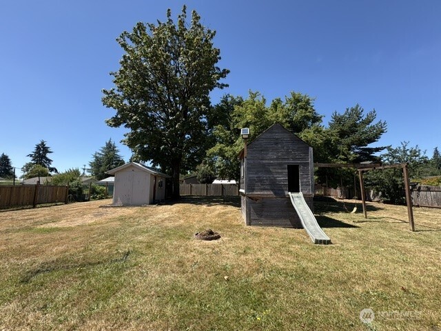535 N 11th Property Photo 21