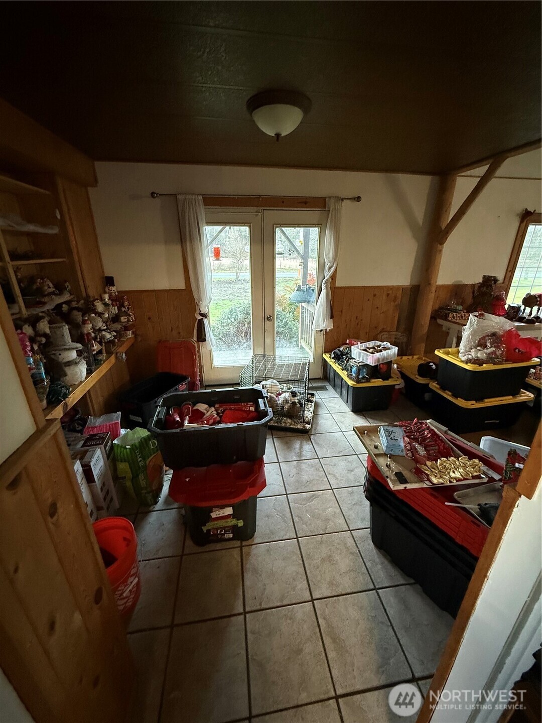 237 Collins Road Property Photo 8