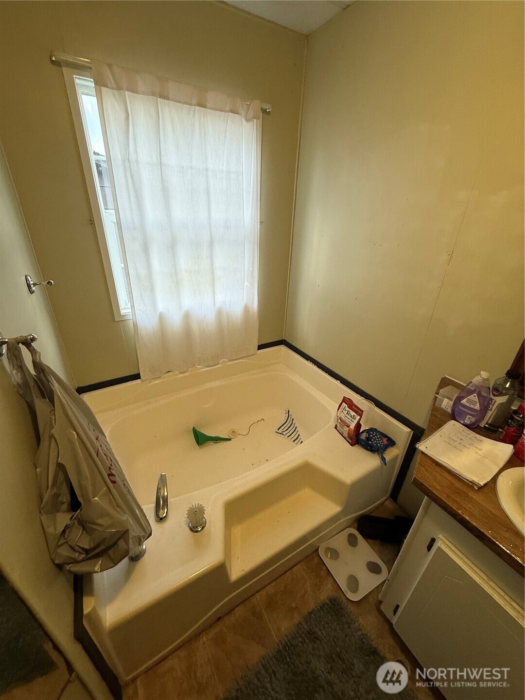 237 Collins Road Property Photo 16