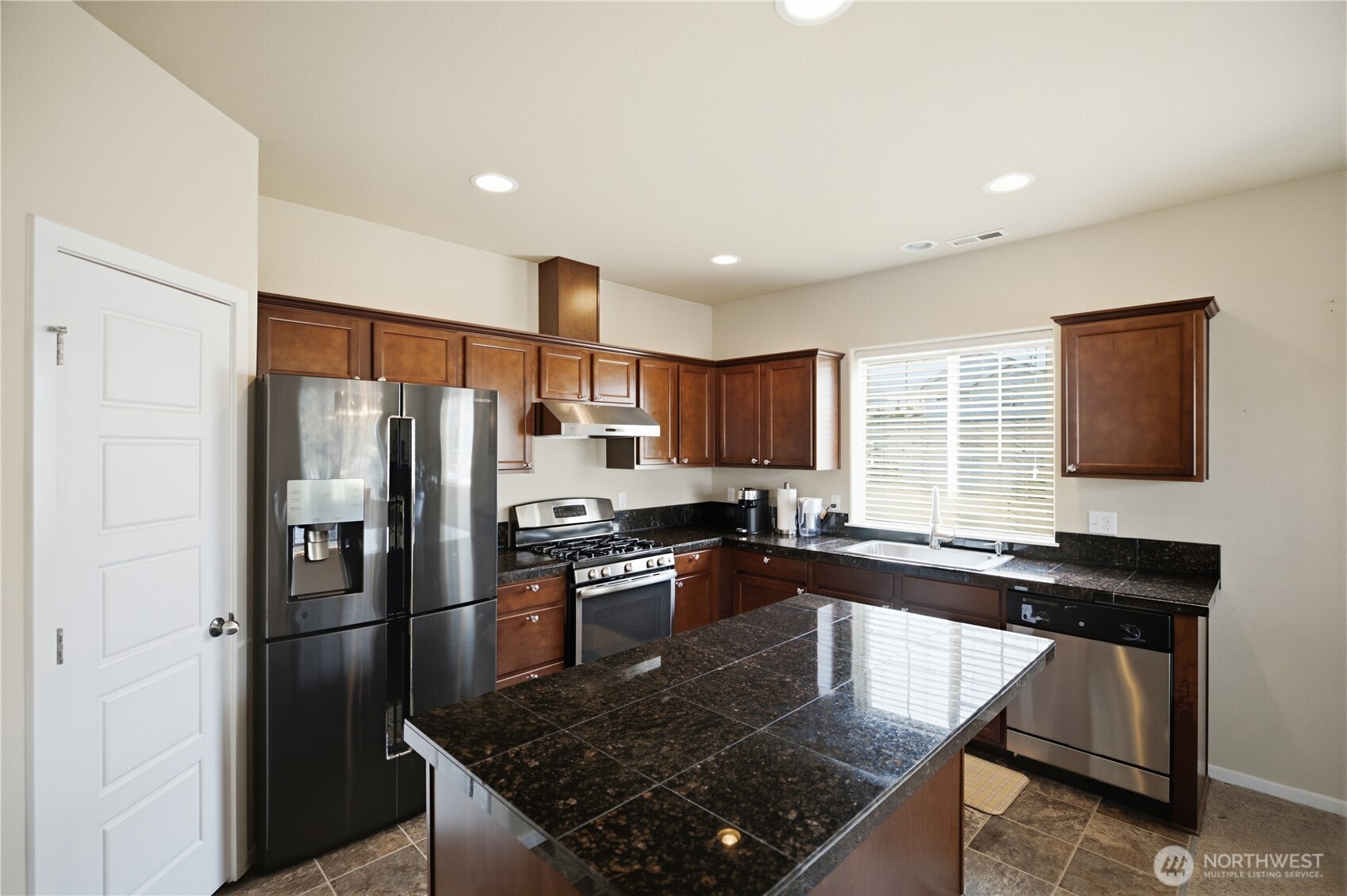 9323 S Ainsworth Avenue Property Photo 9