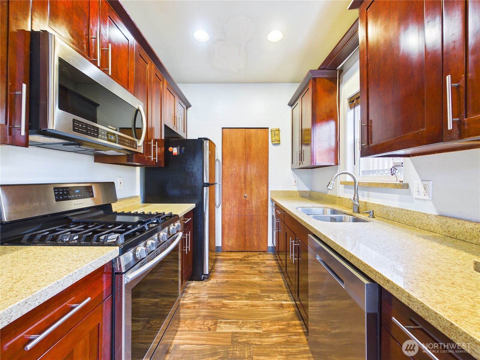 1108 S 207th Street Property Photo 10