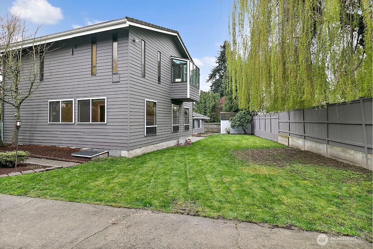 19114 49th Place Property Photo 24