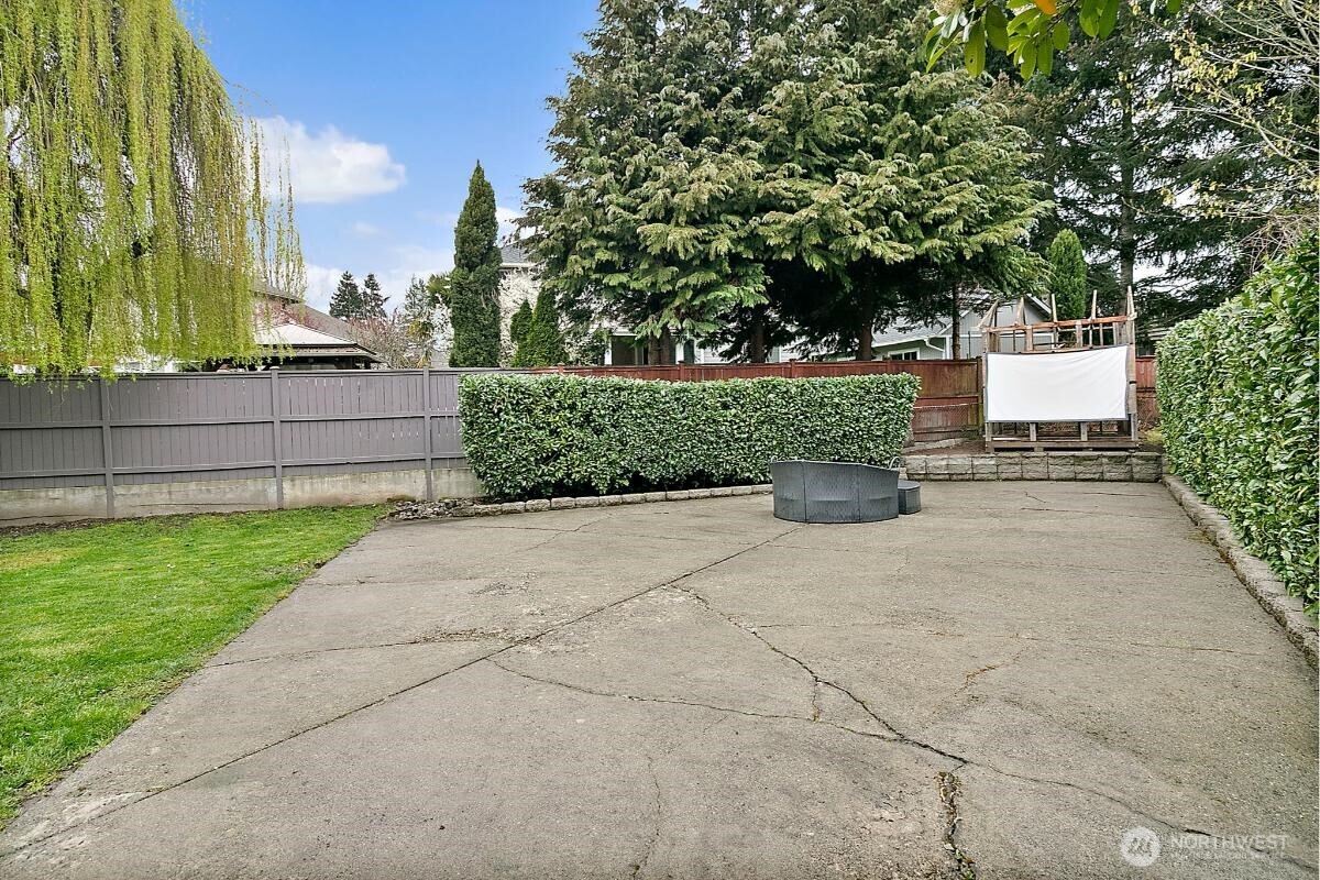 19114 49th Place Property Photo 25