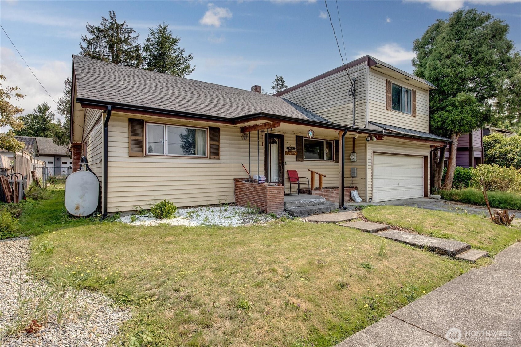 8090 Silva Ave Se Property Photo 2