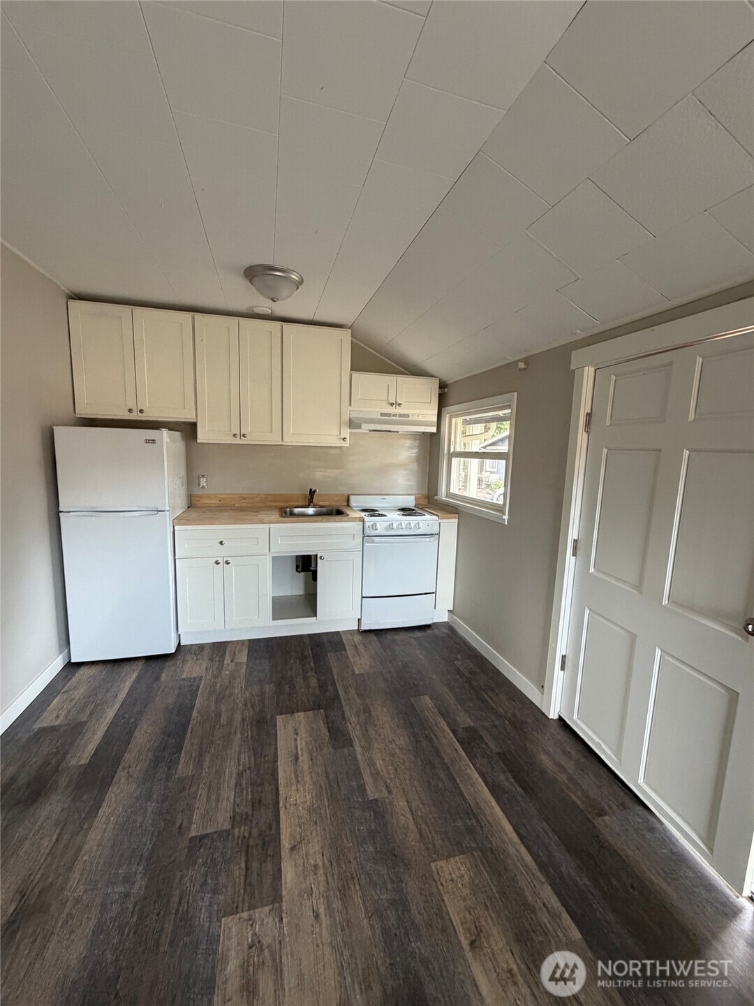9315 Veterans Drive Property Photo 23