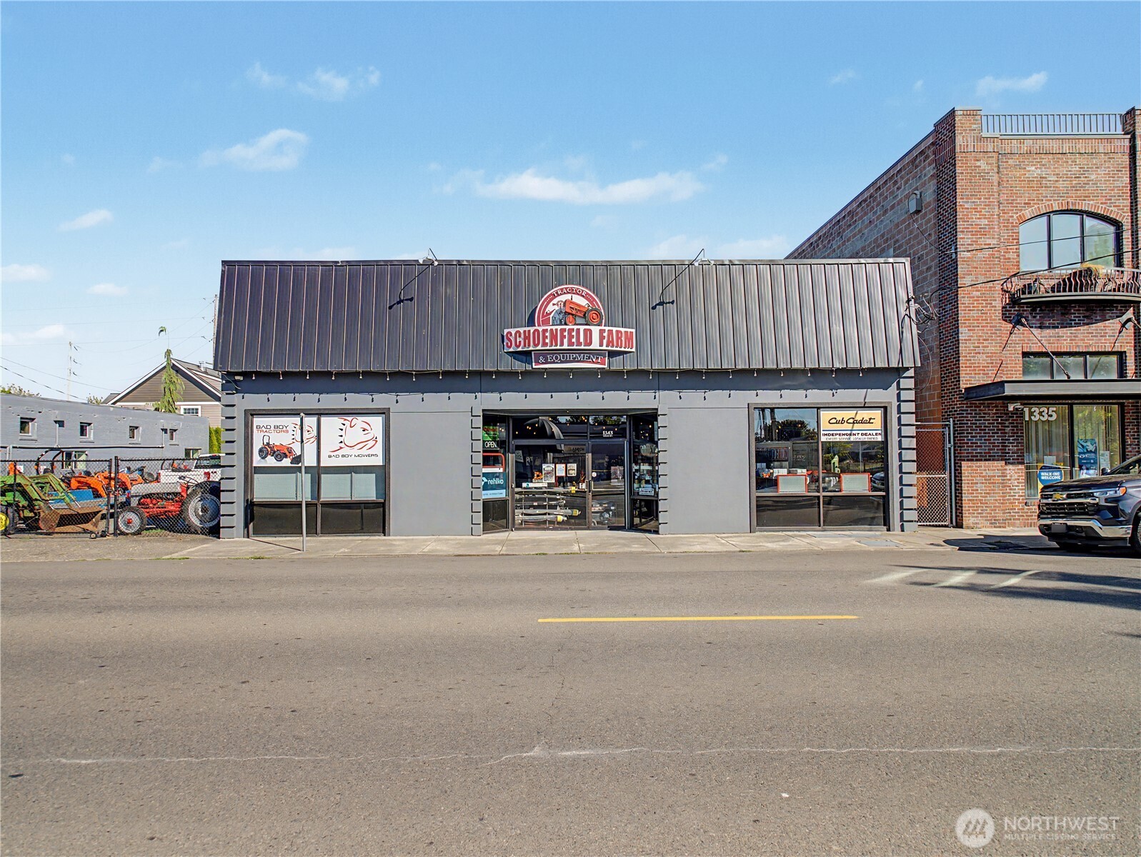 1343 Cole Street Property Photo 2